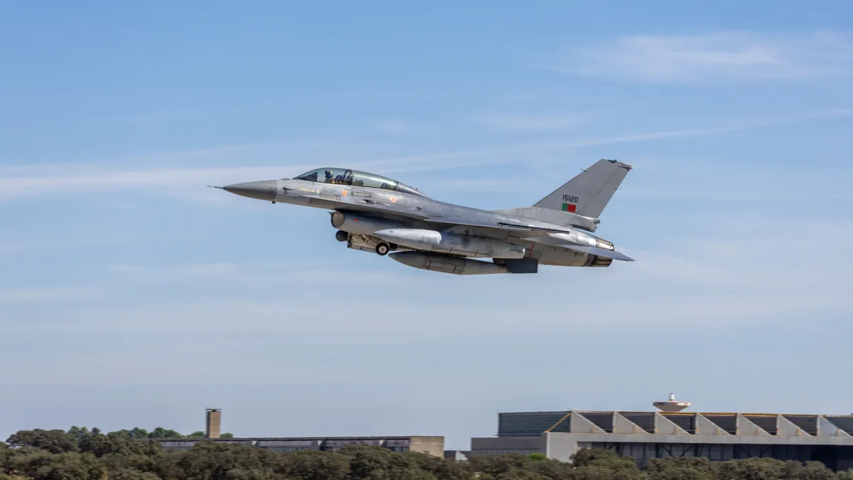 參與北約跨國聯合軍演的葡萄牙現役F-16戰機。(翻攝自葡萄牙空軍)
