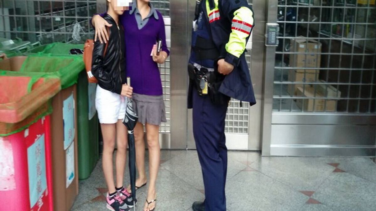 搭小黃「找媽媽」卻沒帶錢 霧峰警助迷途女童與家人團聚 搭小黃「找媽媽」卻沒帶錢 霧峰警助迷途女童與家人團聚