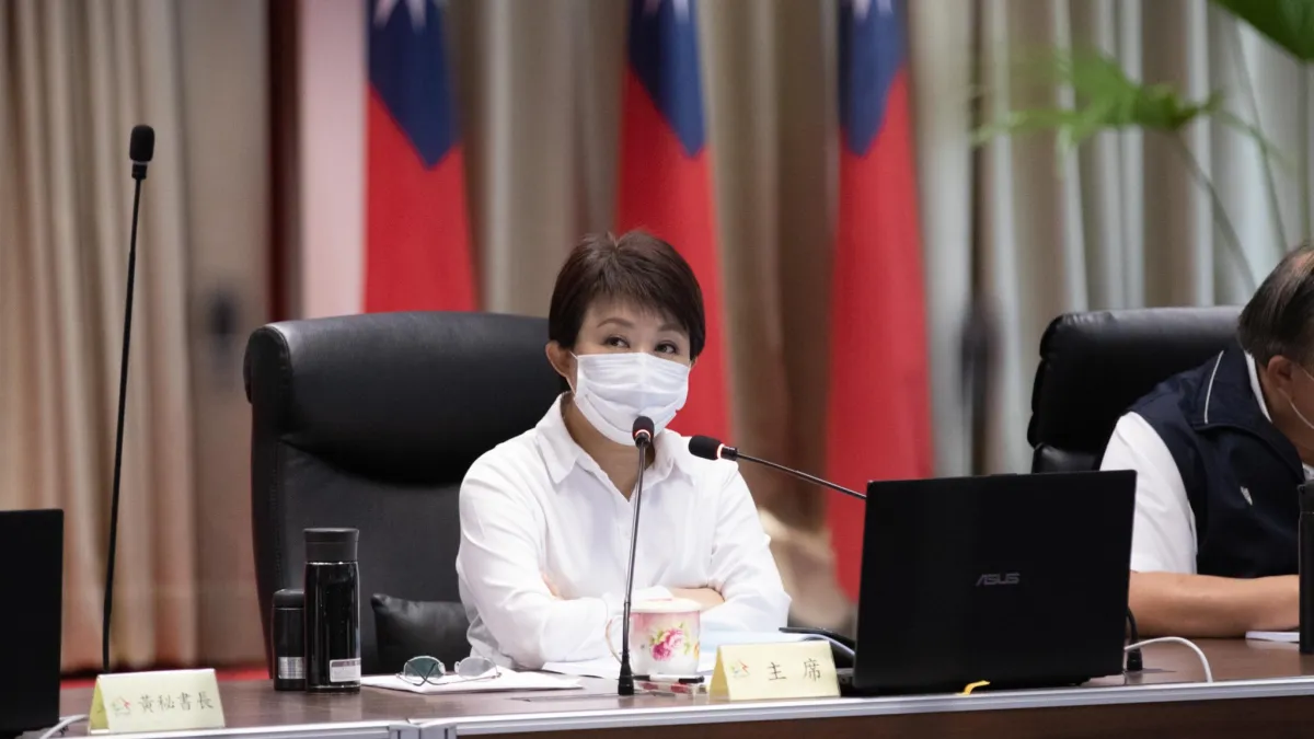 台中市長盧秀燕在治安會議中,要求將台中港的硝酸銨盡速清出。(圖/台中市政府提供)