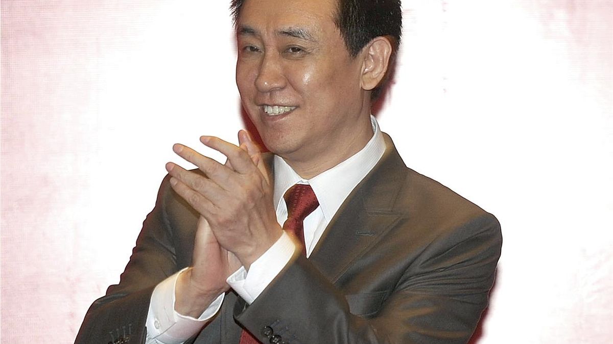 許家印在香港掛牌的恒大集團股價去年爆漲,讓他於2017年底登上中國胡潤百富榜首富。(AP,資料照) 許家印在香港掛牌的恒大集團股價去年爆漲,讓他於2017年底登上中國胡潤百富榜首富。(AP,資料照)