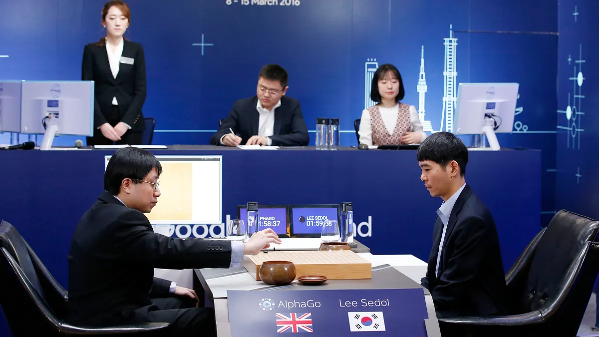 作者表示,AlphaGo 在一年內達成了被認為是最少需要十年才能達到的目標,此後產業升級的速度與程度,不能用至今的感覺去衡量,任何產業甚至文化,都必須加緊研究AI。(資料照 美聯社) 作者表示,AlphaGo 在一年內達成了被認為是最少需要十年才能達到的目標,此後產業升級的速度與程度,不能用至今的感覺去衡量,任何產業甚至文化,都必須加緊研究AI。(資料照 美聯社)