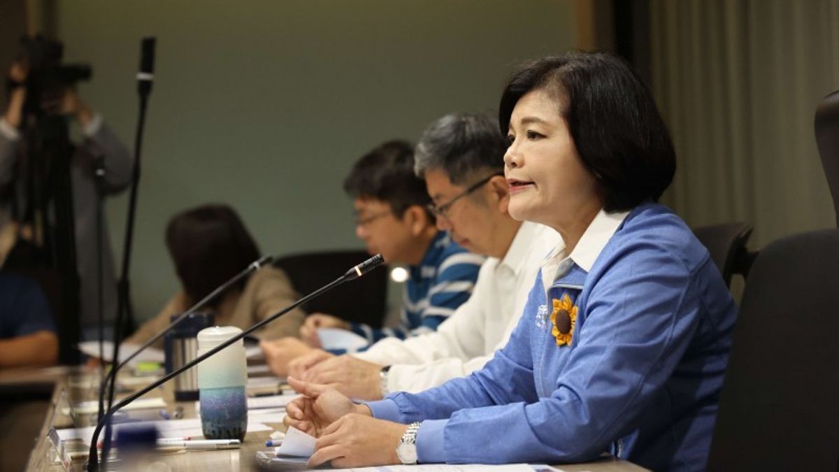 雲林縣長張麗善在新加坡參與食品展,透過視訊方式與產官學界,共商雲林產業的困境與可行的對策。(資料照,圖/雲林縣政府提供) 雲林縣長張麗善在新加坡參與食品展,透過視訊方式與產官學界,共商雲林產業的困境與可行的對策。(資料照,圖/雲林縣政府提供)