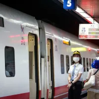 通勤族必看!平鎮臨時站10/3正式啟用,每日126列次停靠資訊一次看。(圖/中央社記者王騰毅攝) 通勤族必看!平鎮臨時站10/3正式啟用,每日126列次停靠資訊一次看。(圖/中央社記者王騰毅攝)