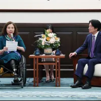 Tammy Duckworth (left) was the first U.S. senator to visit Taiwan after the Trump-Xi summit. (CNA) Tammy Duckworth (left) was the first U.S. senator to visit Taiwan after the Trump-Xi summit. (CNA)