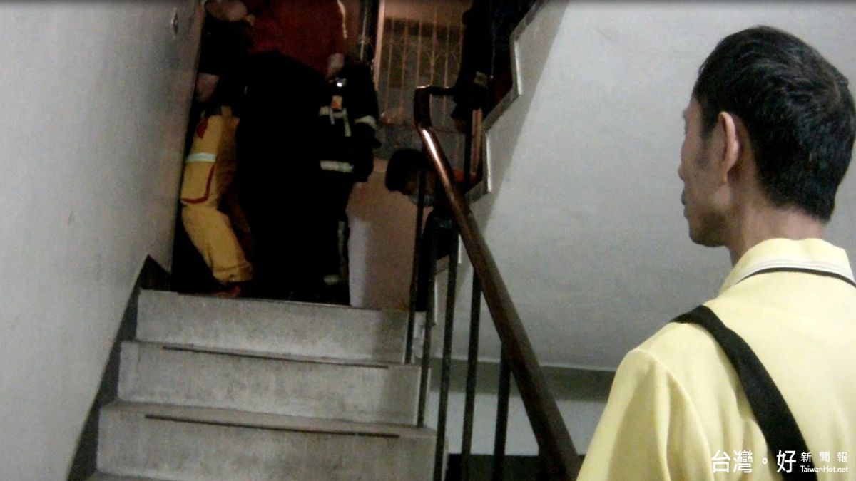 女子感情受挫欲輕生 警消破門搶救阻憾事 女子感情受挫欲輕生 警消破門搶救阻憾事