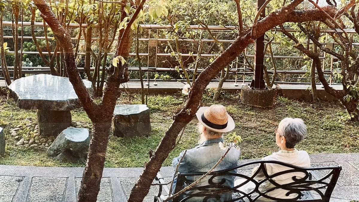 除了傳統安養院,近年「養生村」逐漸受到矚目,不只是提供住宿,更強調健康照護、社交活動與生活品質。(圖/取自潤福中高齡專用住宅臉書) 除了傳統安養院,近年「養生村」逐漸受到矚目,不只是提供住宿,更強調健康照護、社交活動與生活品質。(圖/取自潤福中高齡專用住宅臉書)