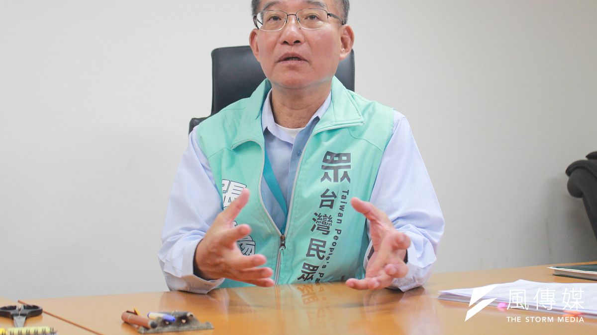 台北市政府秘書長張哲揚16日正式北市府退休,接任台灣民眾黨秘書長一職。(方炳超攝) 台北市政府秘書長張哲揚16日正式北市府退休,接任台灣民眾黨秘書長一職。(方炳超攝)