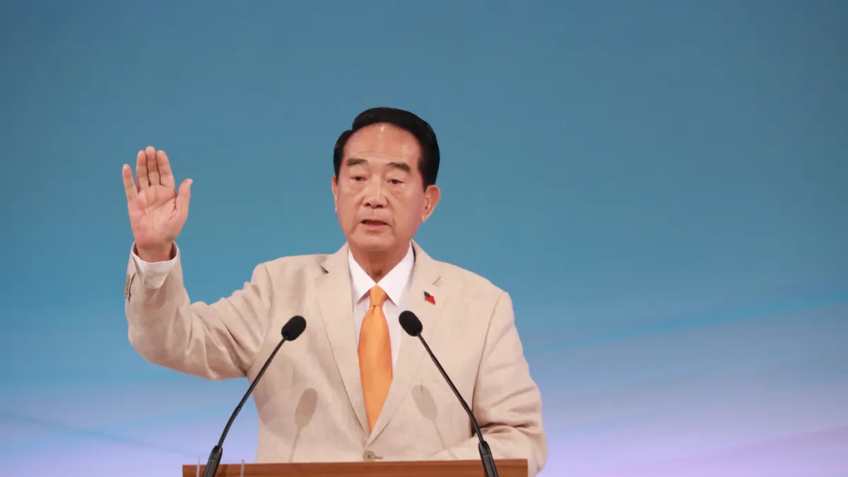 2020總統大選電視辯論會29日下午登場,會後親民黨總統候選人宋楚瑜(見圖)表示,自己在辯論中展現做總統的高度,要讓對岸、世界知道台灣領導人有如此格局。(台北市攝影記者聯誼會提供)
