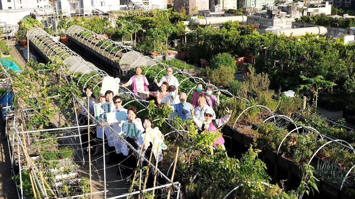 臺北田園城市十年大爆發!754 座都市綠洲集體開花結果 市民、志工、企業合力打造「全台最強綠色奇蹟」。(圖/北市工務局提供) 臺北田園城市十年大爆發!754 座都市綠洲集體開花結果 市民、志工、企業合力打造「全台最強綠色奇蹟」。(圖/北市工務局提供)