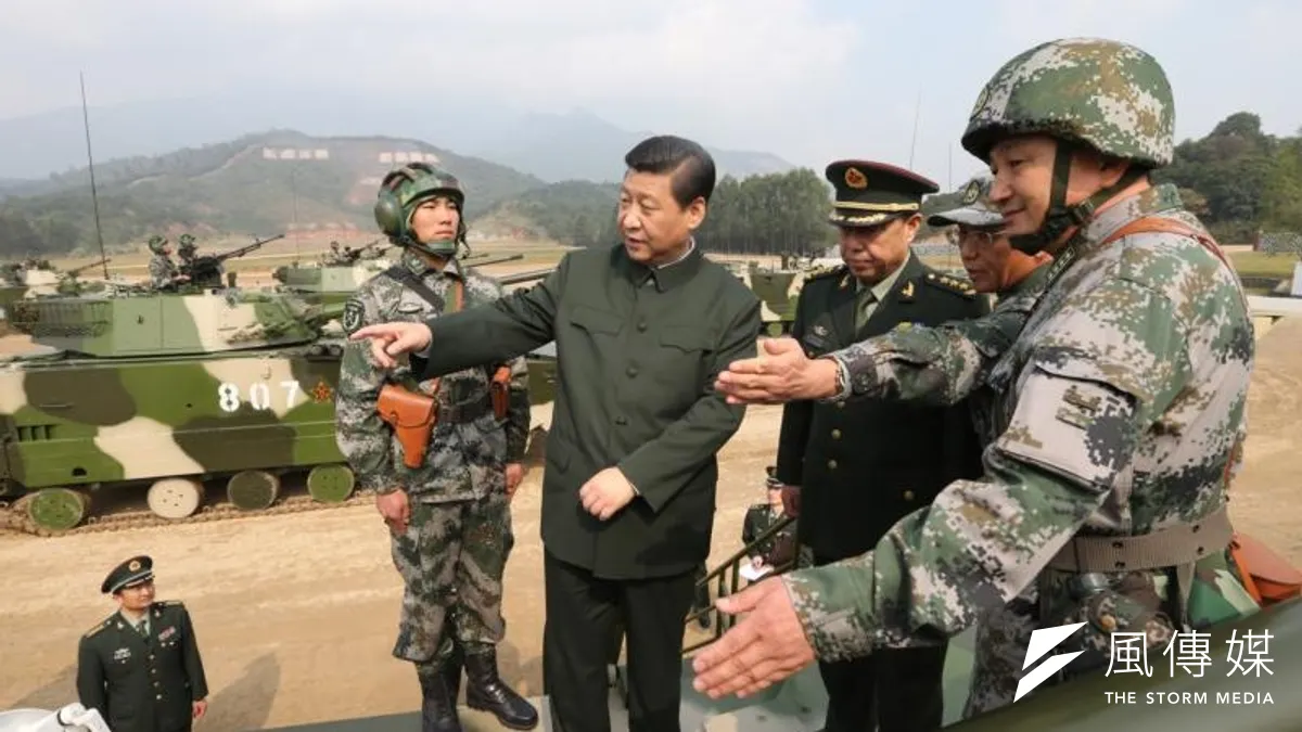 習近平視察廣州軍區訓練場:治軍從嚴。 習近平視察廣州軍區訓練場:治軍從嚴。