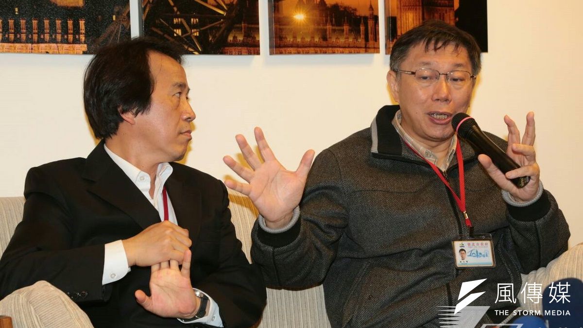 柯P只租不賣的公宅政策將影響台灣未來住宅政策走向。圖為日前柯文哲與副市長林欽榮到龍山寺視察預計釋出的公宅。(余志偉攝) 柯P只租不賣的公宅政策將影響台灣未來住宅政策走向。圖為日前柯文哲與副市長林欽榮到龍山寺視察預計釋出的公宅。(余志偉攝)