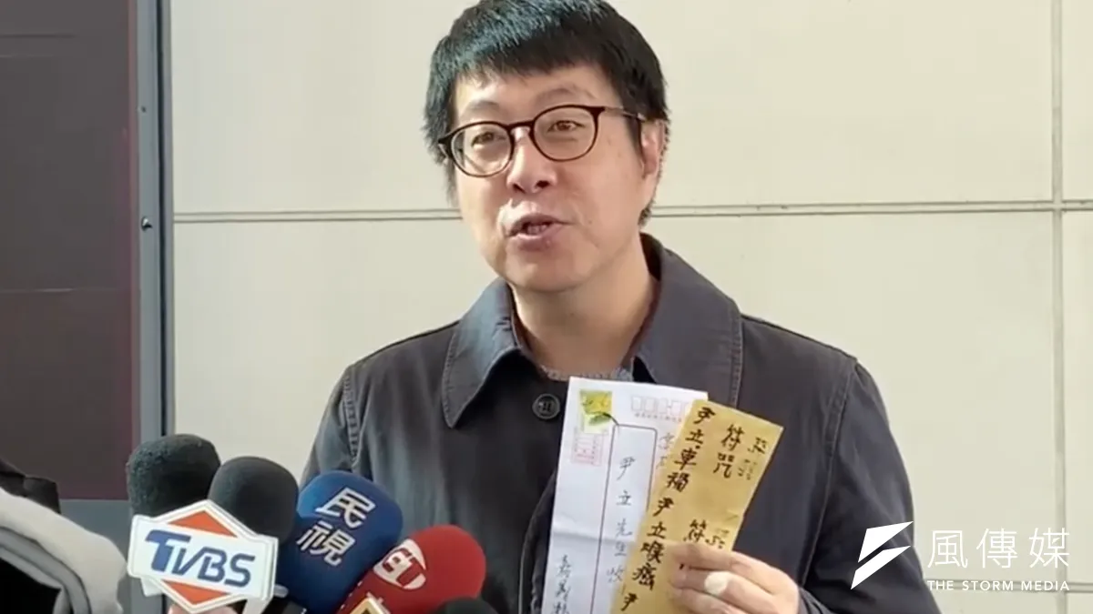 尹立推動罷韓至今,已收到10多封恐嚇與詛咒等不堪內容的信件。(圖/徐炳文攝)