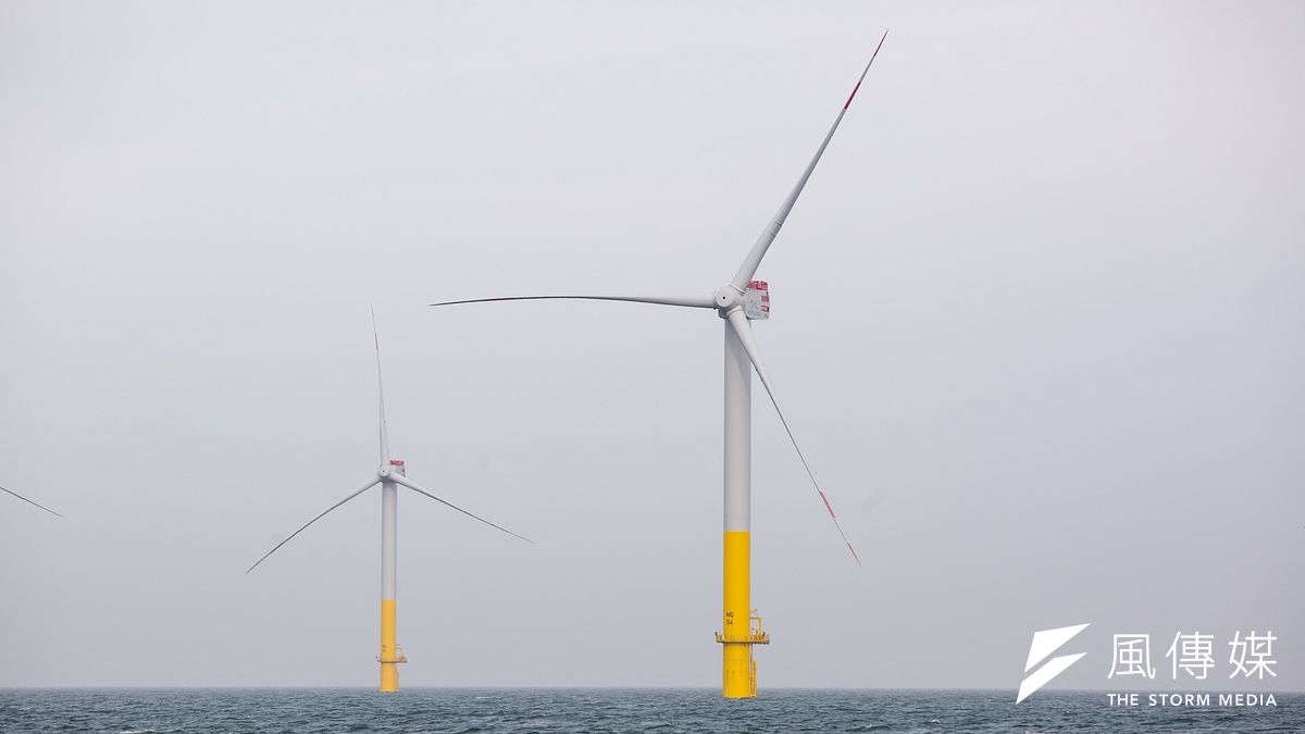 離岸風電開發商呼籲,政府應維持穩定躉購電價,否則可能影響在台投資狀況。圖為德國離岸風機風場。(資料照,顏麟宇攝) 離岸風電開發商呼籲,政府應維持穩定躉購電價,否則可能影響在台投資狀況。圖為德國離岸風機風場。(資料照,顏麟宇攝)