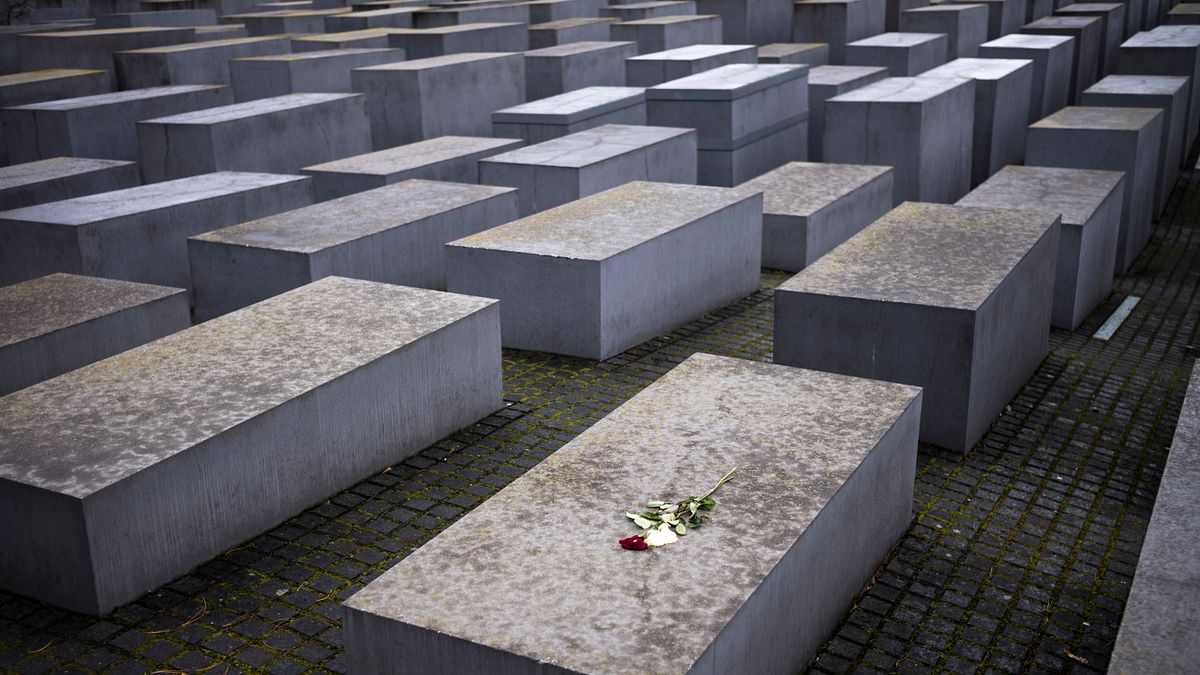 德國柏林的歐洲被害猶太人紀念碑。(美聯社) 德國柏林的歐洲被害猶太人紀念碑。(美聯社)