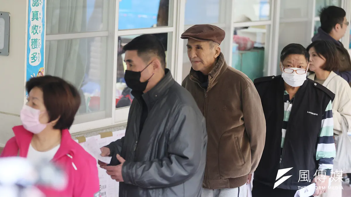 金管會第二版(新版)保險法修正案,按今年標準計算,每張保單解約金不到7.4萬就會被扣押,民眾擔心連棺材本都沒有。示意圖。(資料照,柯承惠攝) 金管會第二版(新版)保險法修正案,按今年標準計算,每張保單解約金不到7.4萬就會被扣押,民眾擔心連棺材本都沒有。示意圖。(資料照,柯承惠攝)