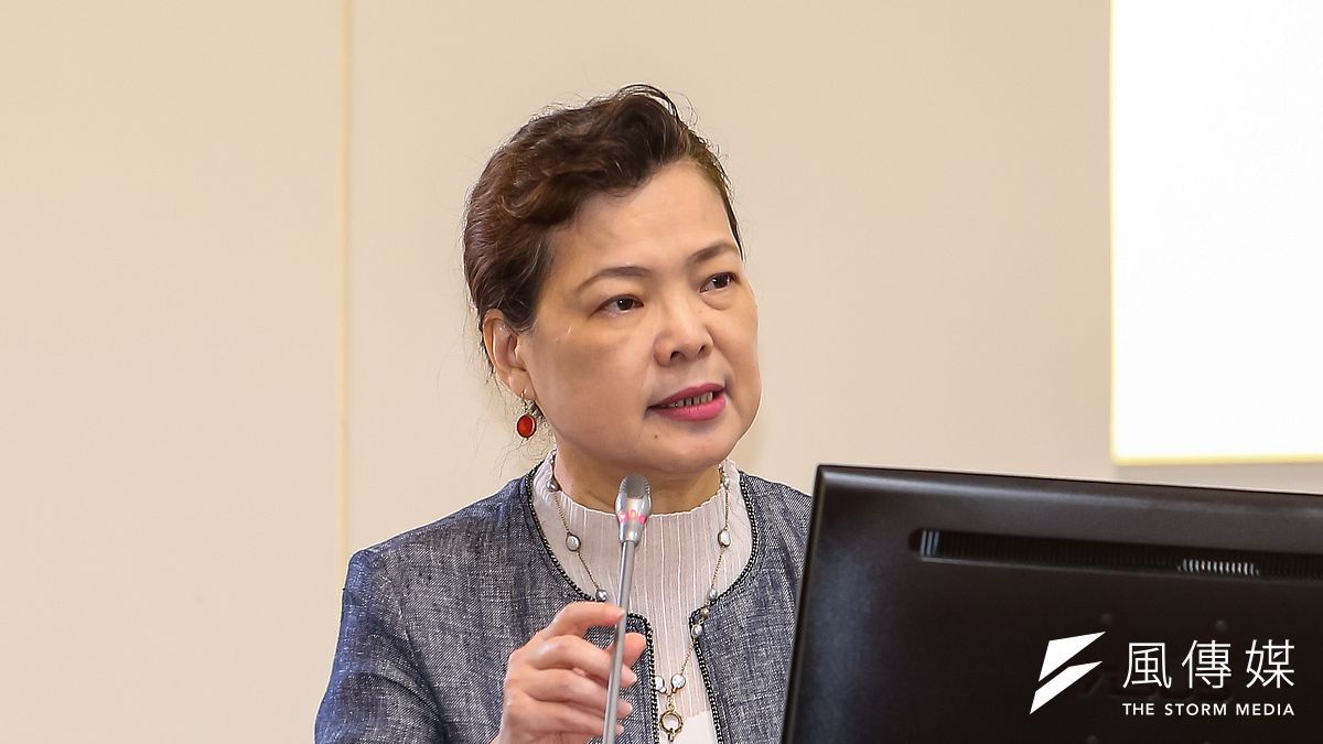 經濟部長王美花(見圖)為扳回藻礁公投頹勢,所拍的影片慢慢在網路上發酵。(資料照,顏麟宇攝) 經濟部長王美花(見圖)為扳回藻礁公投頹勢,所拍的影片慢慢在網路上發酵。(資料照,顏麟宇攝)