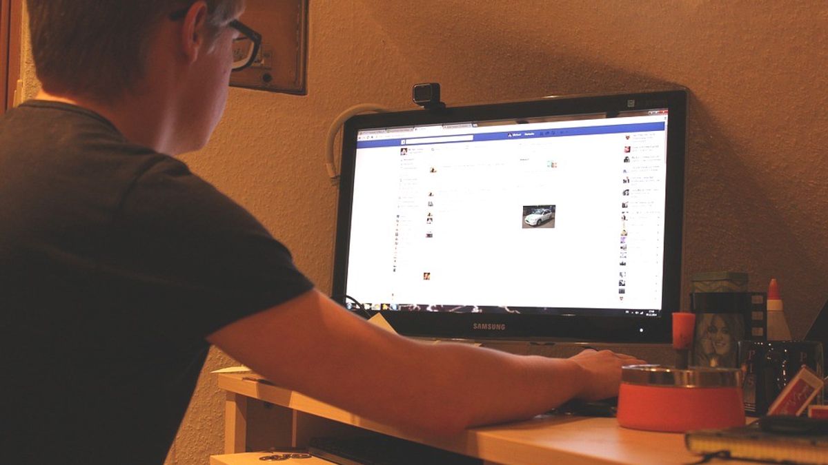 臉書,顧名思義,就是代表你的臉,所構成的一本書,不要開玩笑啊!(圖/mikegi@pixabay) 臉書,顧名思義,就是代表你的臉,所構成的一本書,不要開玩笑啊!(圖/mikegi@pixabay)