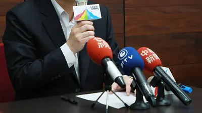 基隆市長林右昌的最新民調遠勝藍營對手謝立功,在施政上也獲得藍綠民眾的支持。林右昌表示感激,並也指出,與其說是翻轉藍綠,不如說是翻轉基隆「悲情的命運」。(資料照,基隆市政府提供)