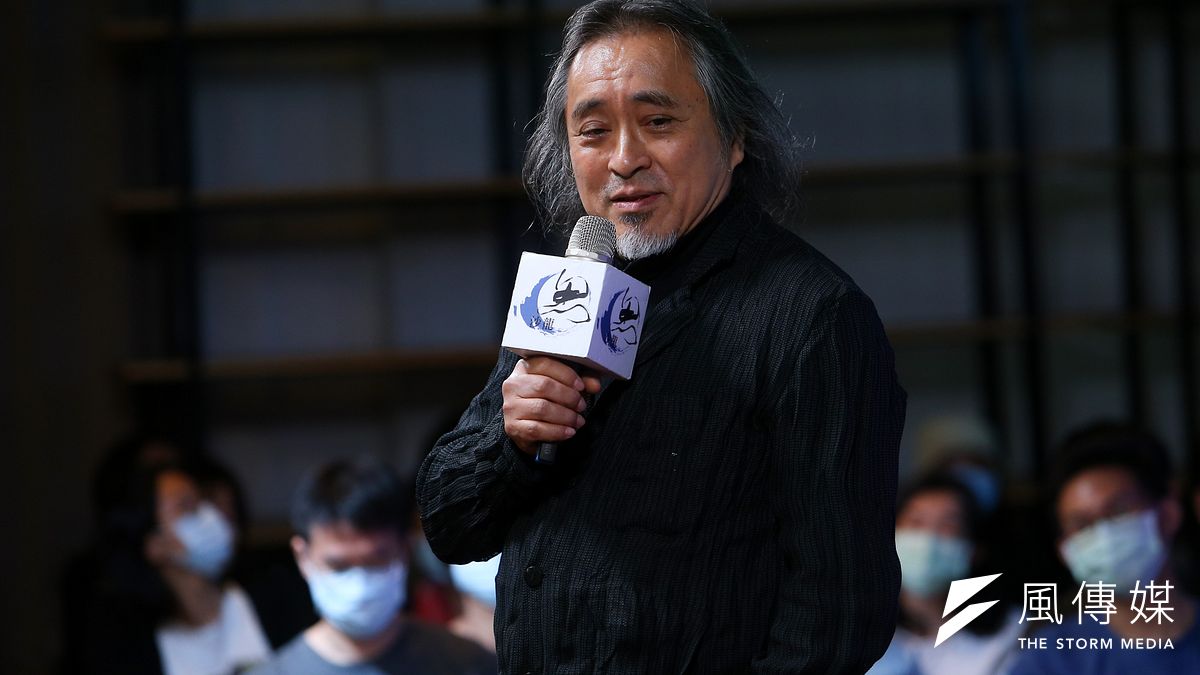 建築師姚仁喜17日出席思沙龍「深夜裡直面自己的時候」座談,分享對於世代的看法。(顏麟宇攝) 建築師姚仁喜17日出席思沙龍「深夜裡直面自己的時候」座談,分享對於世代的看法。(顏麟宇攝)