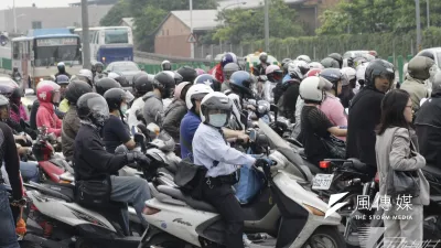 台北大眾交通系統發達,但機車使用量卻仍直線上昇。(資料照,吳逸驊攝)