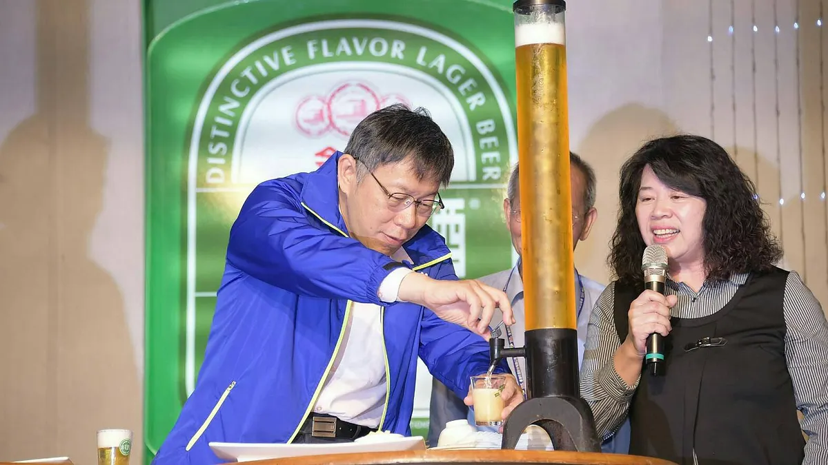 台北市長柯文哲17日參加台啤活動。(北市府提供) 台北市長柯文哲17日參加台啤活動。(北市府提供)