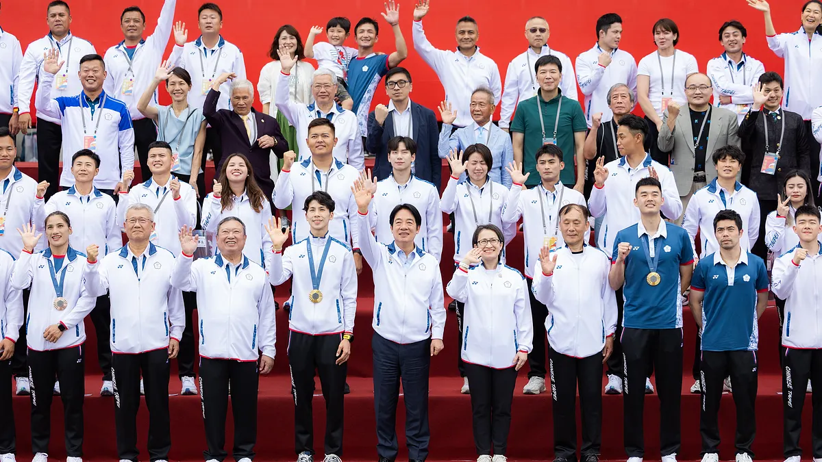 總統賴清德接見巴黎奧運代表團,金牌選手林郁婷及王齊麟致詞感謝民眾支持及教練、後勤團隊的支援。(總統府提供) 總統賴清德接見巴黎奧運代表團,金牌選手林郁婷及王齊麟致詞感謝民眾支持及教練、後勤團隊的支援。(總統府提供)