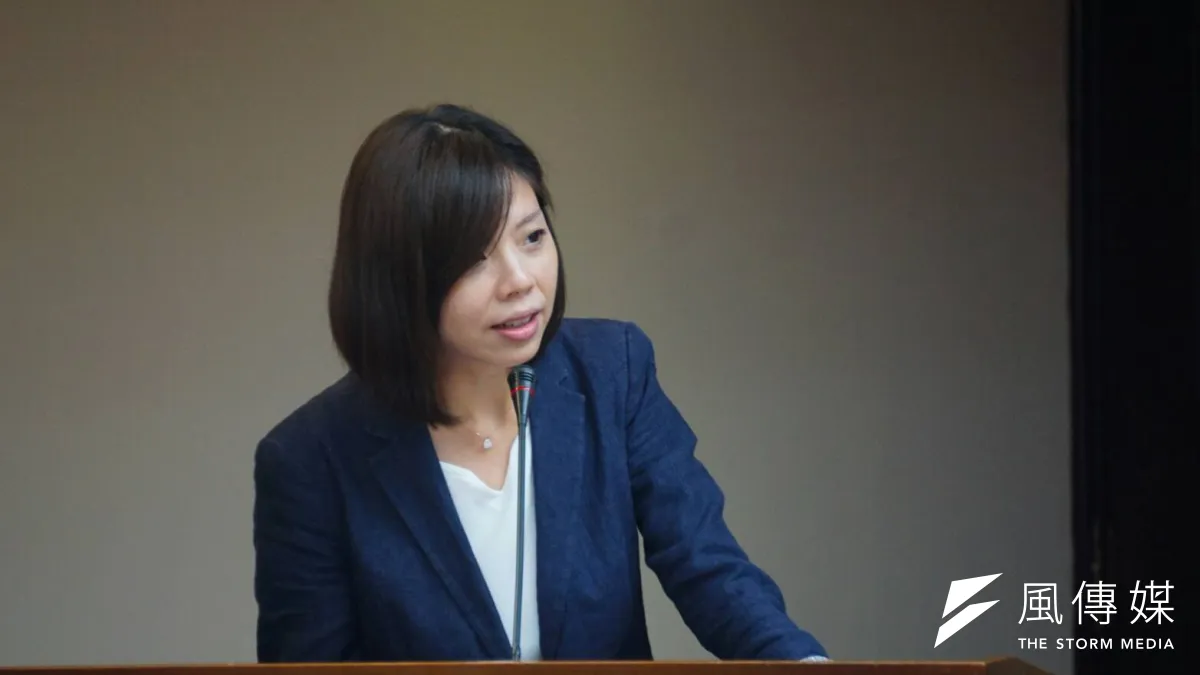 針對勞動部年金改革報告,洪慈庸痛批勞動部若所有事情都推給年金改革委員會,那後續也沒甚麼好討論了。(盧逸峰攝)