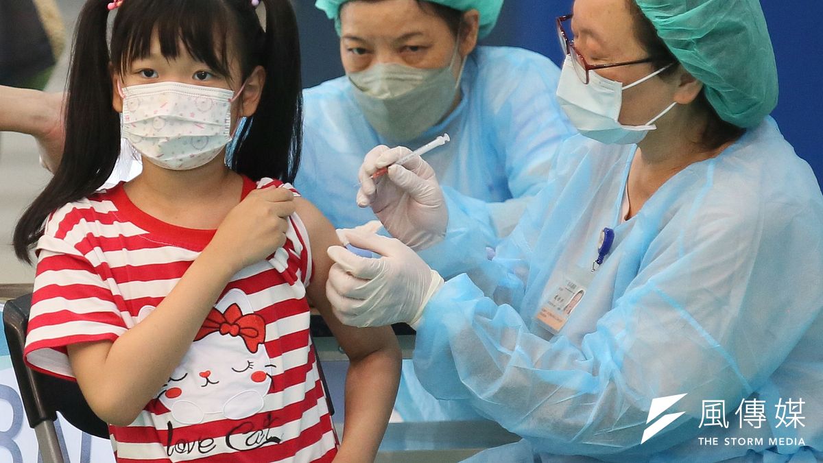 疫情期間醫護人員的工作壓力到達頂點。(資料照,柯承惠攝) 疫情期間醫護人員的工作壓力到達頂點。(資料照,柯承惠攝)