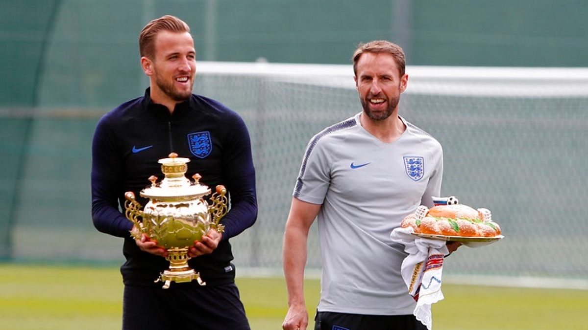 這屆世足是英格蘭總教練索斯蓋特(右)處女秀,20年前索斯蓋特當球員出征世足時,首戰也是遇上突尼西亞。(美聯社) 這屆世足是英格蘭總教練索斯蓋特(右)處女秀,20年前索斯蓋特當球員出征世足時,首戰也是遇上突尼西亞。(美聯社)