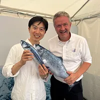 ノルウェー大使館水産部のヨハン・クアルハイム水産参事官が、風傳媒の取材で台湾市場への特別な思いを語った。(写真/黃信維撮影) ノルウェー大使館水産部のヨハン・クアルハイム水産参事官が、風傳媒の取材で台湾市場への特別な思いを語った。(写真/黃信維撮影)