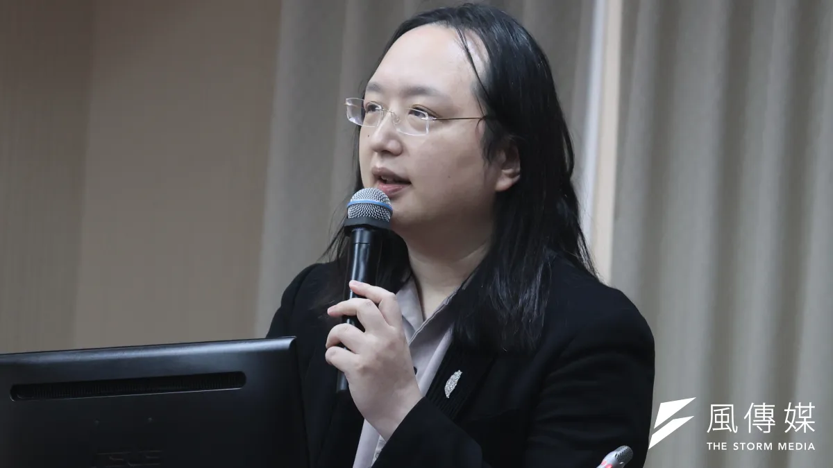 新政府五二0改組,數位部長唐鳳未獲續任,新全部長第一件事,先取消可笑的「多元宇宙科」吧。(柯承惠攝)