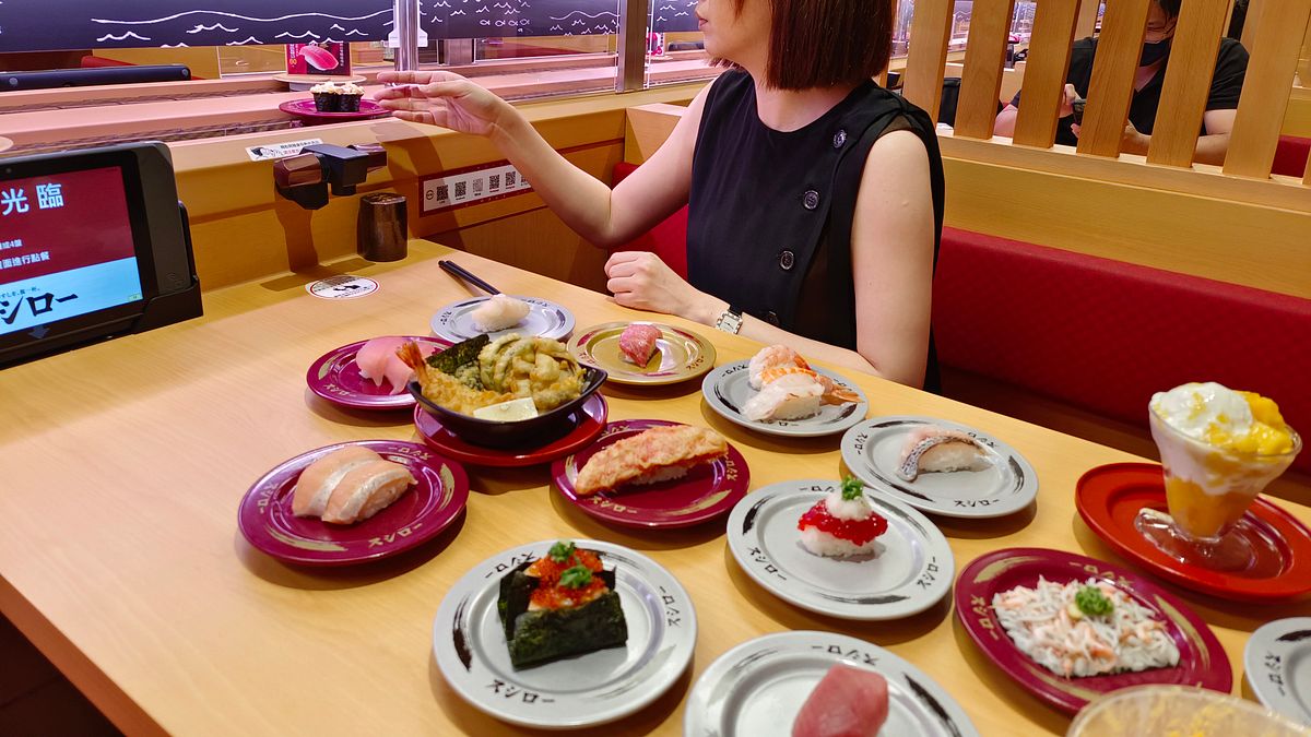 台灣壽司郎迴轉壽司,結合經典及創新口味打造特色人氣料理,價格平易近人。(資料照/徐炳文攝) 台灣壽司郎迴轉壽司,結合經典及創新口味打造特色人氣料理,價格平易近人。(資料照/徐炳文攝)