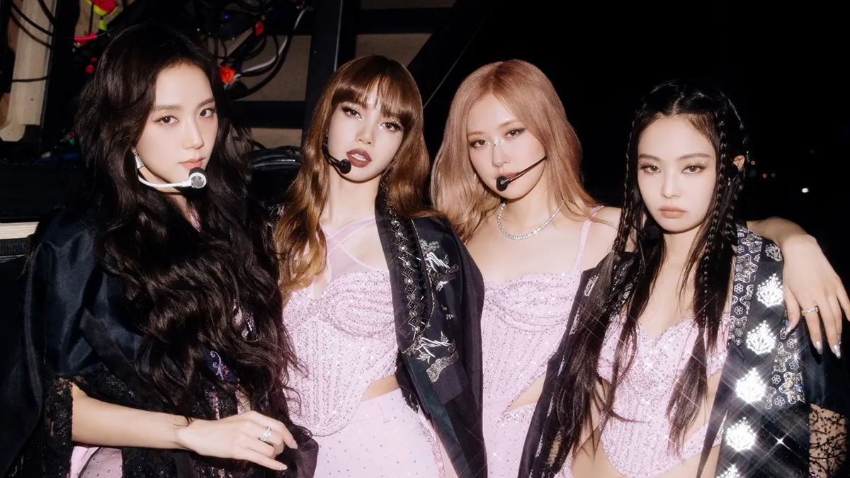 BLACKPINK的作品〈뛰어(JUMP)〉、JENNIE的個人單曲〈likeJENNIE〉登上YouTube 2025年台灣熱門音樂影片榜單。(圖/取自FB@BLACKPINK) BLACKPINK的作品〈뛰어(JUMP)〉、JENNIE的個人單曲〈likeJENNIE〉登上YouTube 2025年台灣熱門音樂影片榜單。(圖/取自FB@BLACKPINK)