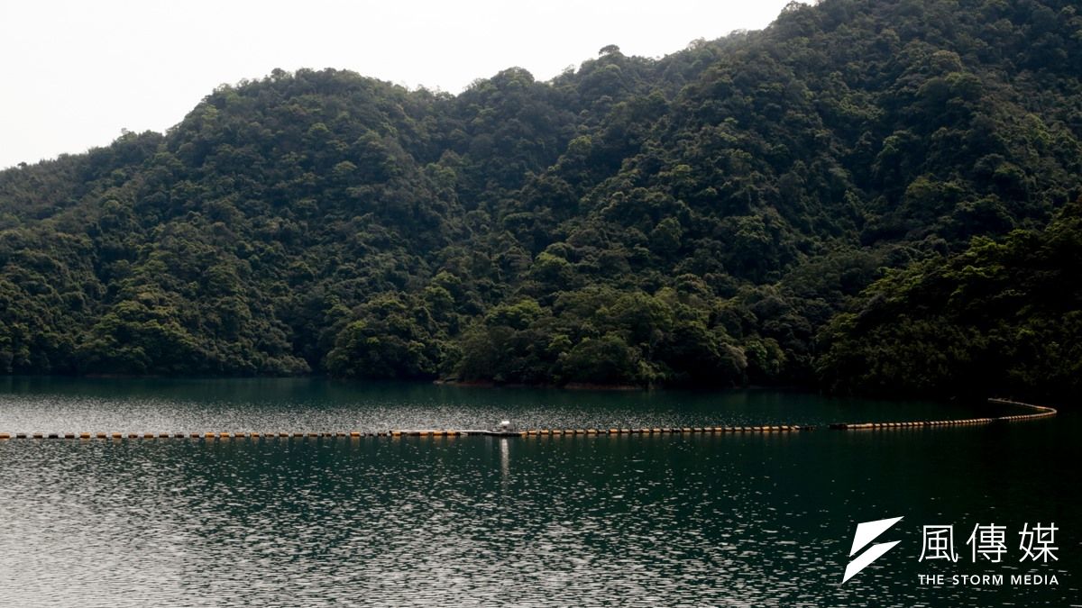 日前全台缺水,台北市長柯文哲提出水費調漲。圖為翡翠水庫。(資料照片,余志偉攝) 日前全台缺水,台北市長柯文哲提出水費調漲。圖為翡翠水庫。(資料照片,余志偉攝)