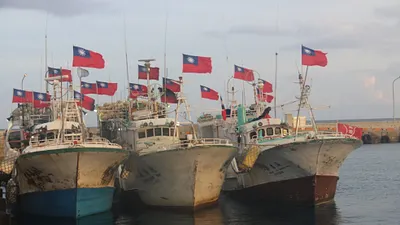 屏東3漁船停靠太平島補給 軍方熱情接待送餐