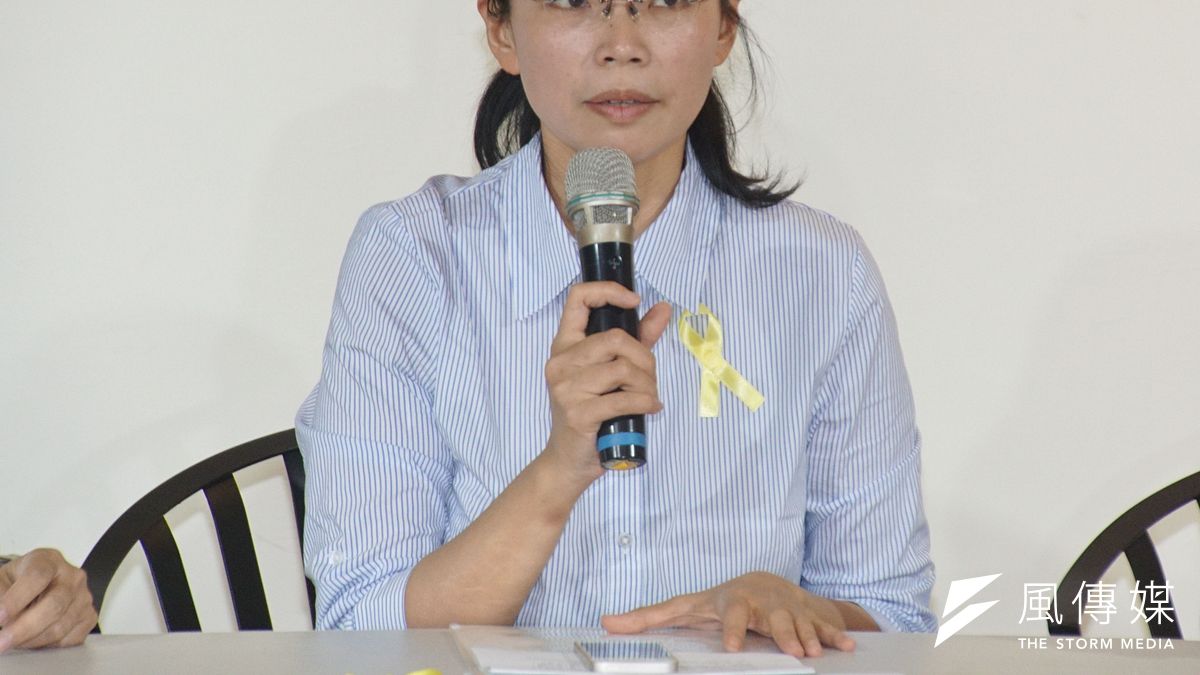 前民進黨黨工李明哲的妻子李凈瑜10日將親赴北京尋夫,此行想了解李明哲下落及被拘押理由,並親會李明哲。(資料照,盧逸峰攝) 前民進黨黨工李明哲的妻子李凈瑜10日將親赴北京尋夫,此行想了解李明哲下落及被拘押理由,並親會李明哲。(資料照,盧逸峰攝)