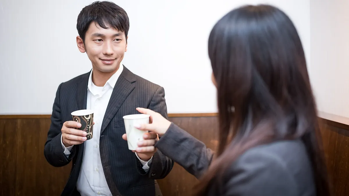 「下次再約」、「之後請你吃飯」是日常生活最常聽到的客套話,千萬別傻傻把每句話都當真,要聽懂對方的言外之意。(圖/取自pakutaso)