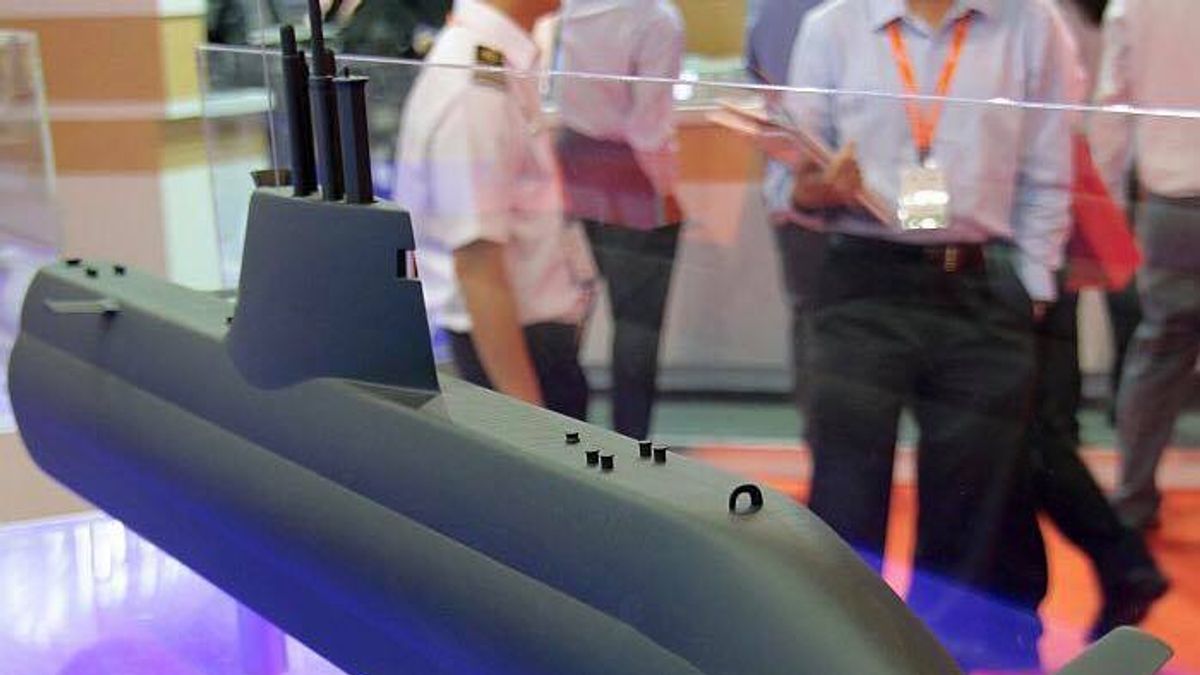 潛艦國造執行進度的機密報告在今天立法院外交國防委員會結束後,國防部長嚴德發稱接下來將進入實質造艦階段,召委王定宇也透露,構型上將採X尾舵的設計。(取自王定宇臉書) 潛艦國造執行進度的機密報告在今天立法院外交國防委員會結束後,國防部長嚴德發稱接下來將進入實質造艦階段,召委王定宇也透露,構型上將採X尾舵的設計。(取自王定宇臉書)