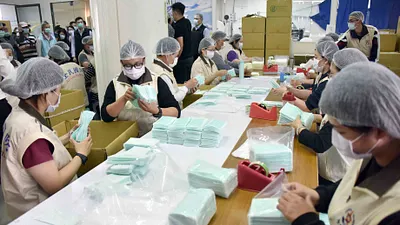 2020年疫情爆發後,經濟部與國內工具機產業積極合作,於40天內完成92條口罩產線部署,催生了台灣的「口罩國家隊」。示意圖,與本文無關。(資料照,高雄市政府提供)