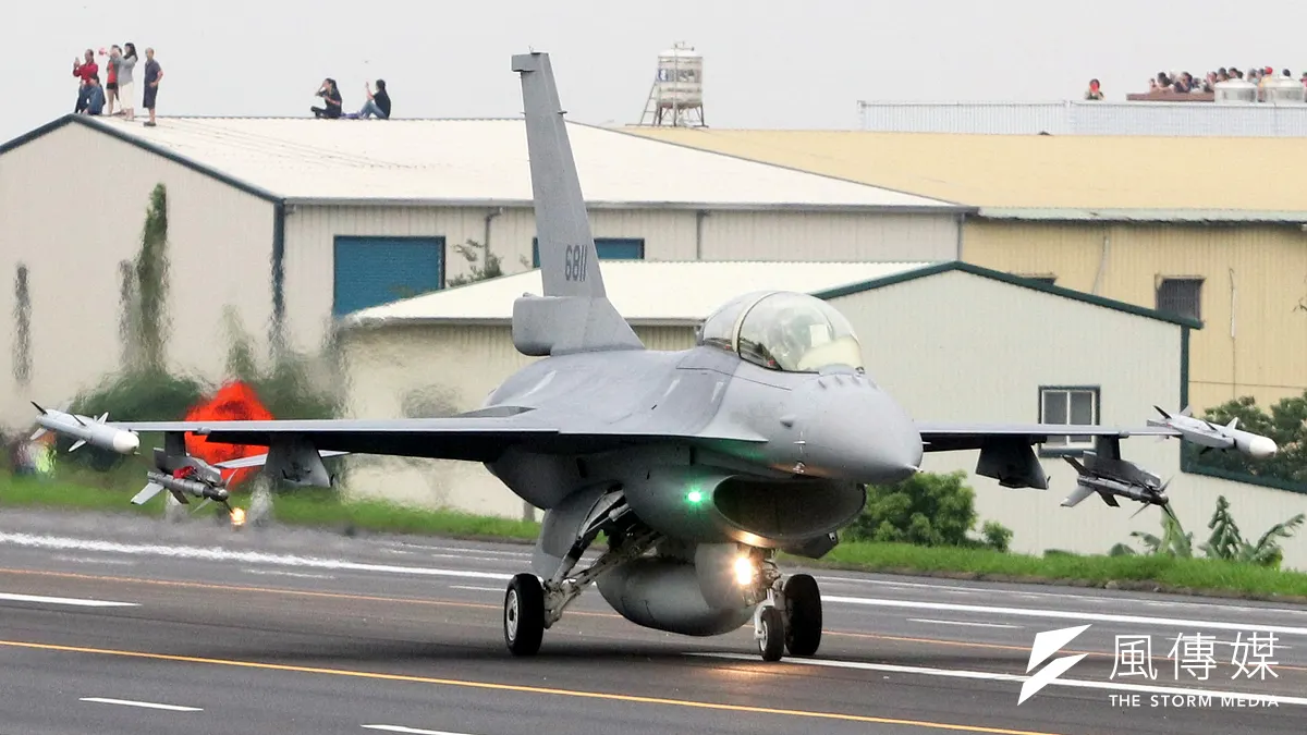 20190821-空軍升級版的F-16V於今年五月參與戰備道起降演練。(蘇仲泓攝) 20190821-空軍升級版的F-16V於今年五月參與戰備道起降演練。(蘇仲泓攝)