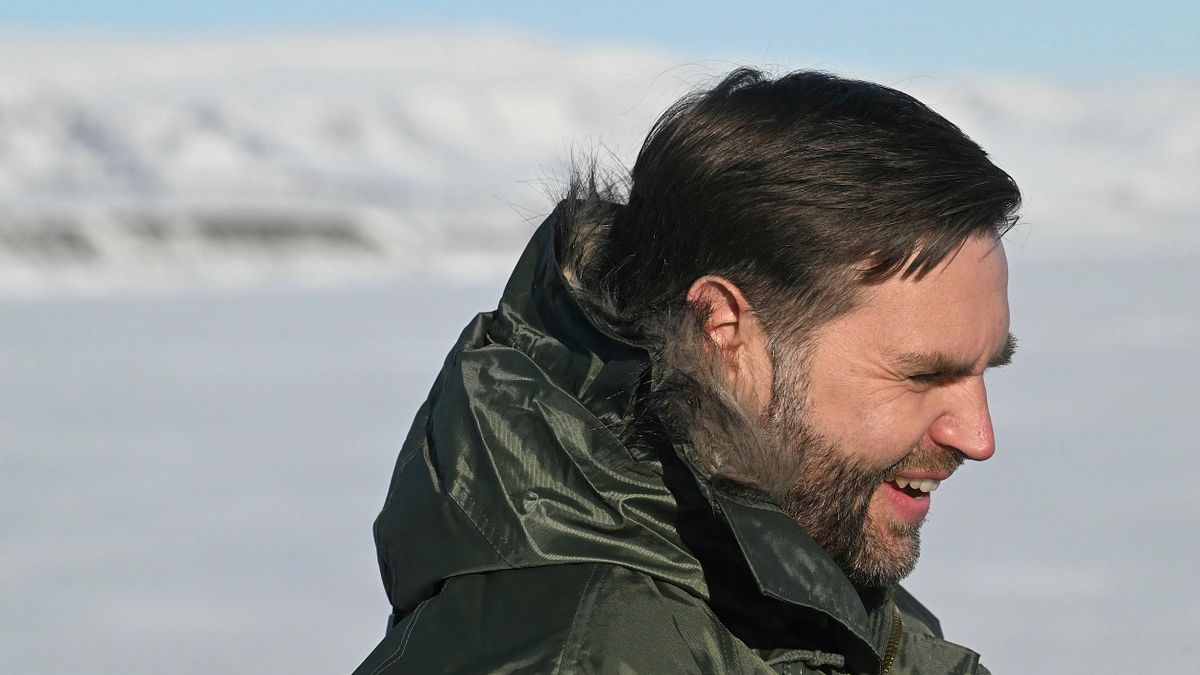 2025年3月28日,美國副總統范斯走訪格陵蘭。(美聯社) 2025年3月28日,美國副總統范斯走訪格陵蘭。(美聯社)