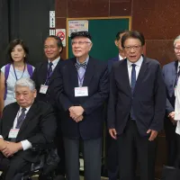 總統府秘書長潘孟安(右三)陪同監察院正副院長、監察委員被提名人拜會民進黨立法院黨團,不過,立法院行使同意權,依舊「全員否決」。(顏麟宇攝) 總統府秘書長潘孟安(右三)陪同監察院正副院長、監察委員被提名人拜會民進黨立法院黨團,不過,立法院行使同意權,依舊「全員否決」。(顏麟宇攝)