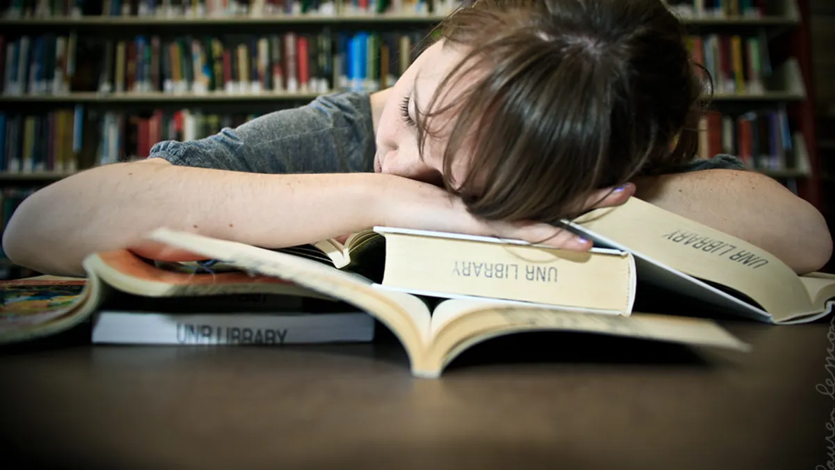 醫生建議平日就要幫身體「充好電」!(圖/Lauren Randolph@flickr) 醫生建議平日就要幫身體「充好電」!(圖/Lauren Randolph@flickr)