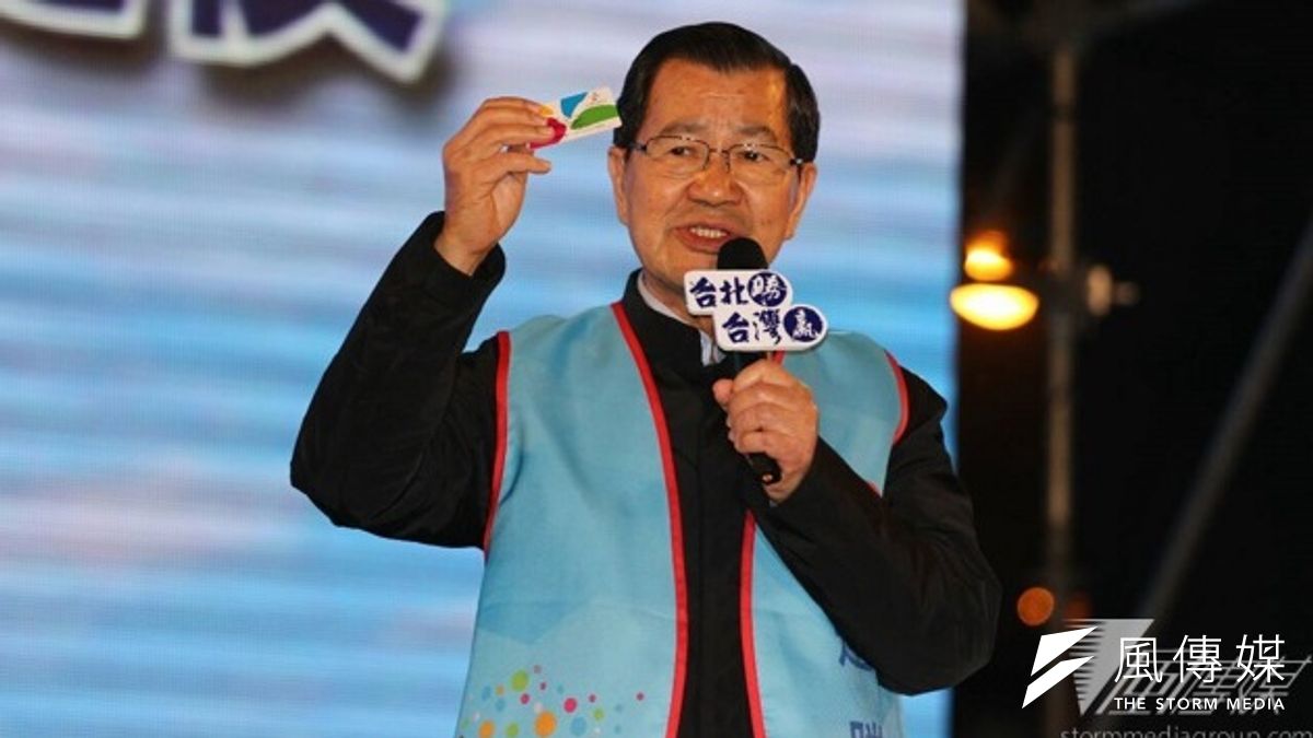 前副總統蕭萬長28日為連勝文站台,力挺「最具前瞻性、最有國際觀」的連勝文。(葉信菉攝) 前副總統蕭萬長28日為連勝文站台,力挺「最具前瞻性、最有國際觀」的連勝文。(葉信菉攝)