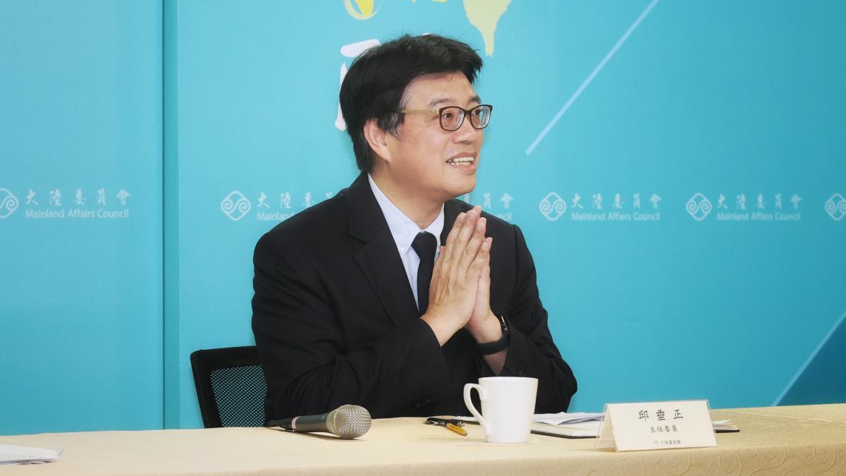「陸配也是台灣人」!「中國小孩」依親來台可每月領5000,邱垂正鐵了心要一視同仁