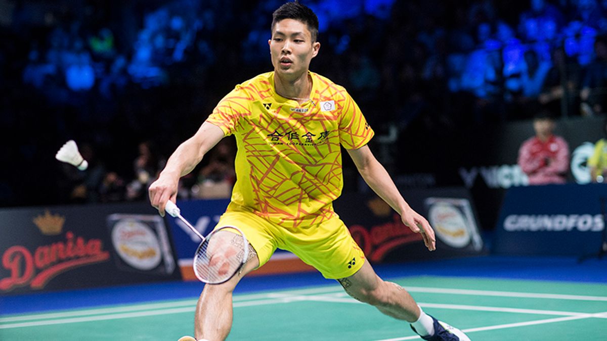 我國羽球男子好手周天成,出賽2018羽球年終賽第3戰面對地主球員石宇奇,遭到直落二吞敗,也無緣年終賽4強。(資料照,美聯社) 我國羽球男子好手周天成,出賽2018羽球年終賽第3戰面對地主球員石宇奇,遭到直落二吞敗,也無緣年終賽4強。(資料照,美聯社)