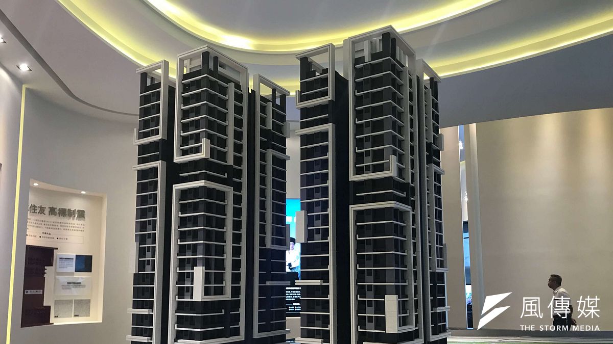 位於二重疏洪道兩側重劃區的預售案「新濠漾」。(陳佩儀攝) 位於二重疏洪道兩側重劃區的預售案「新濠漾」。(陳佩儀攝)