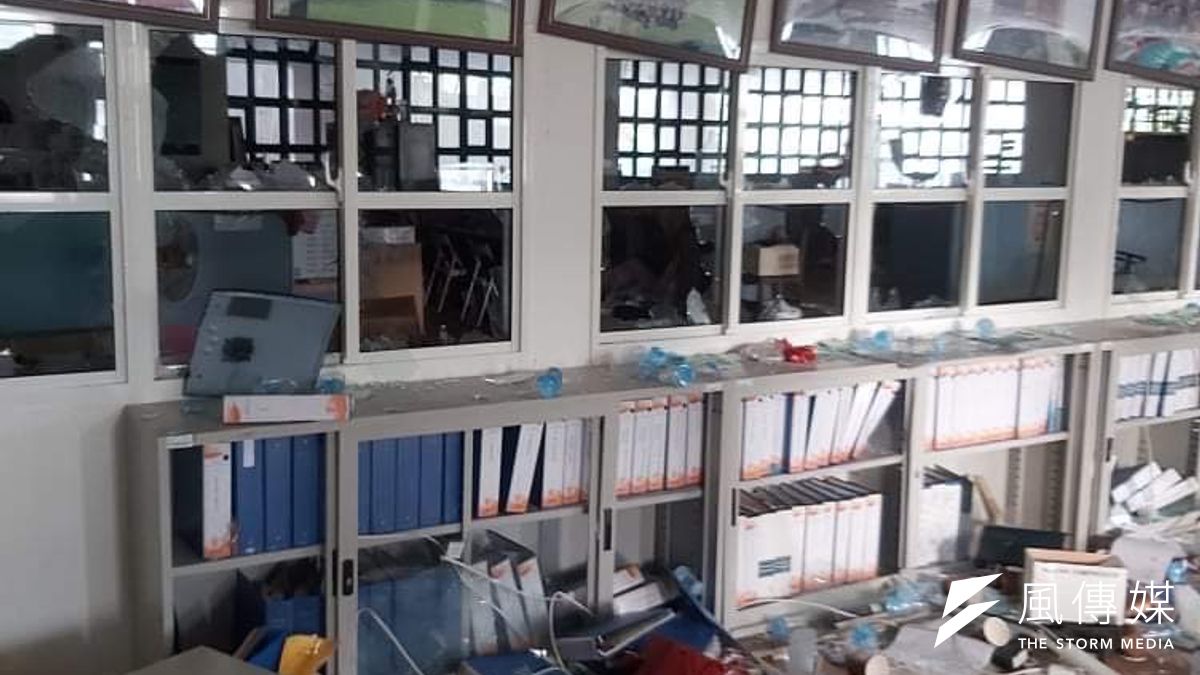 位於苗栗的亞太創技術學院停辦多年,卻遲未處置校產,公益董事上任後回到校園清點,卻發現已經恍若廢墟。(黃惠芝提供) 位於苗栗的亞太創技術學院停辦多年,卻遲未處置校產,公益董事上任後回到校園清點,卻發現已經恍若廢墟。(黃惠芝提供)