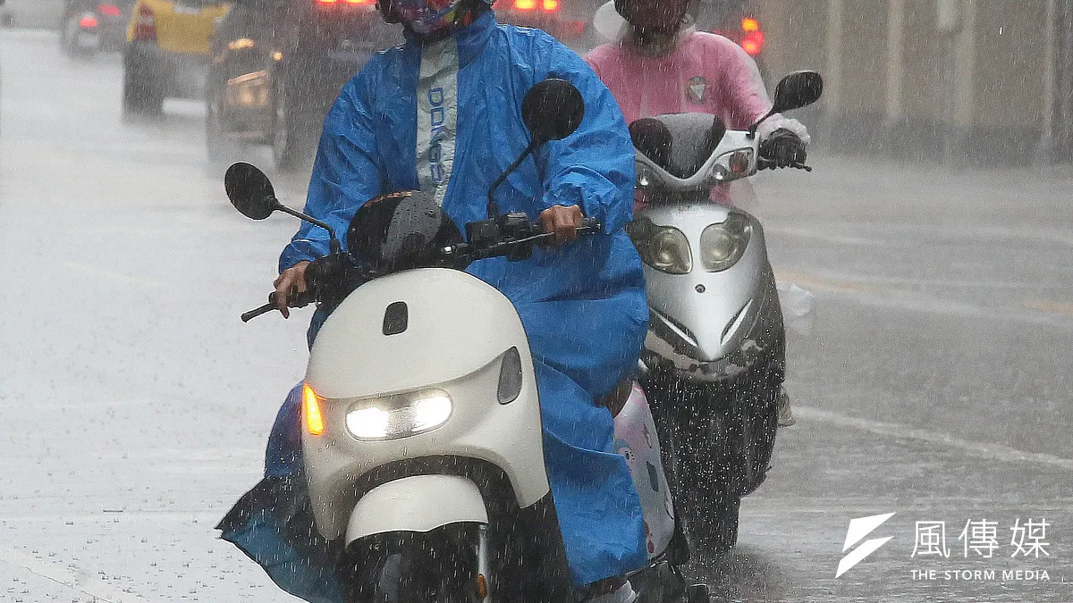 明日、週四(6、7日)東北季風略轉乾,北海岸、東北部及東部多雲,偶有一些局部、零星降雨的機率。(資料照/柯承惠攝) 明日、週四(6、7日)東北季風略轉乾,北海岸、東北部及東部多雲,偶有一些局部、零星降雨的機率。(資料照/柯承惠攝)