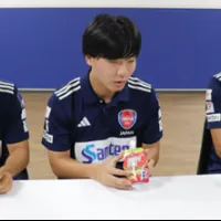 味の素は、ブラインドサッカー日本代表選手との対話を通じ、側面に波状の凹凸を施し、視覚に頼らず手触りで識別できる「アミノバイタル」の新パッケージを開発。全国で順次販売を開始した。(味の素株式会社提供) 味の素は、ブラインドサッカー日本代表選手との対話を通じ、側面に波状の凹凸を施し、視覚に頼らず手触りで識別できる「アミノバイタル」の新パッケージを開発。全国で順次販売を開始した。(味の素株式会社提供)